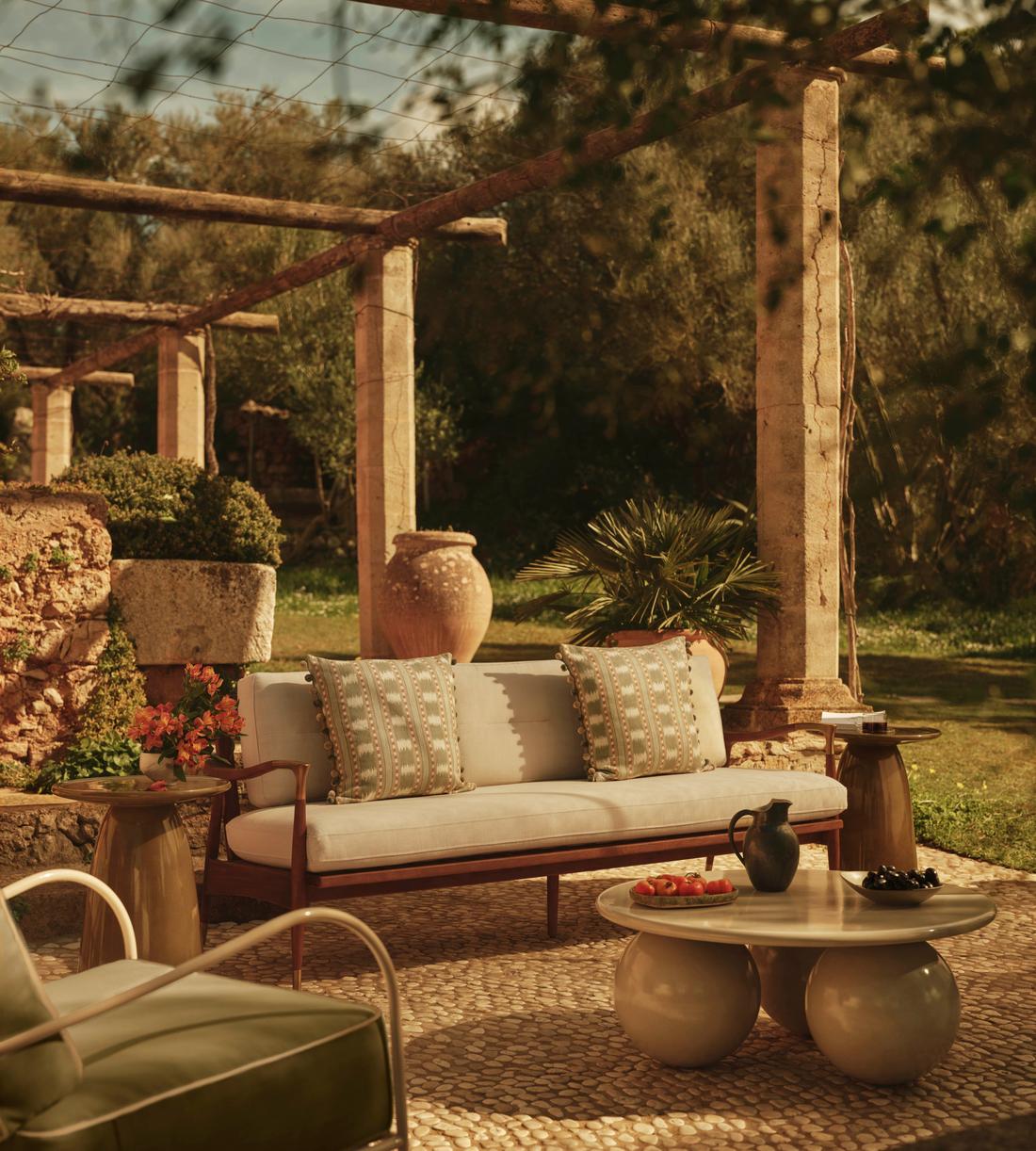 Oxley Outdoor Coffee Table - Concrete - Mushroom - Images - Image 7
