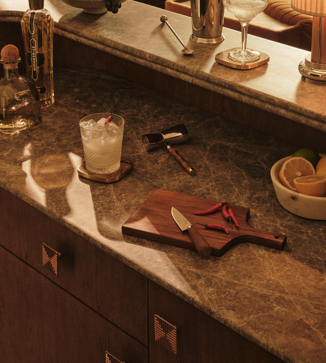 Kingsley Bar - Lifestyle - Image 3