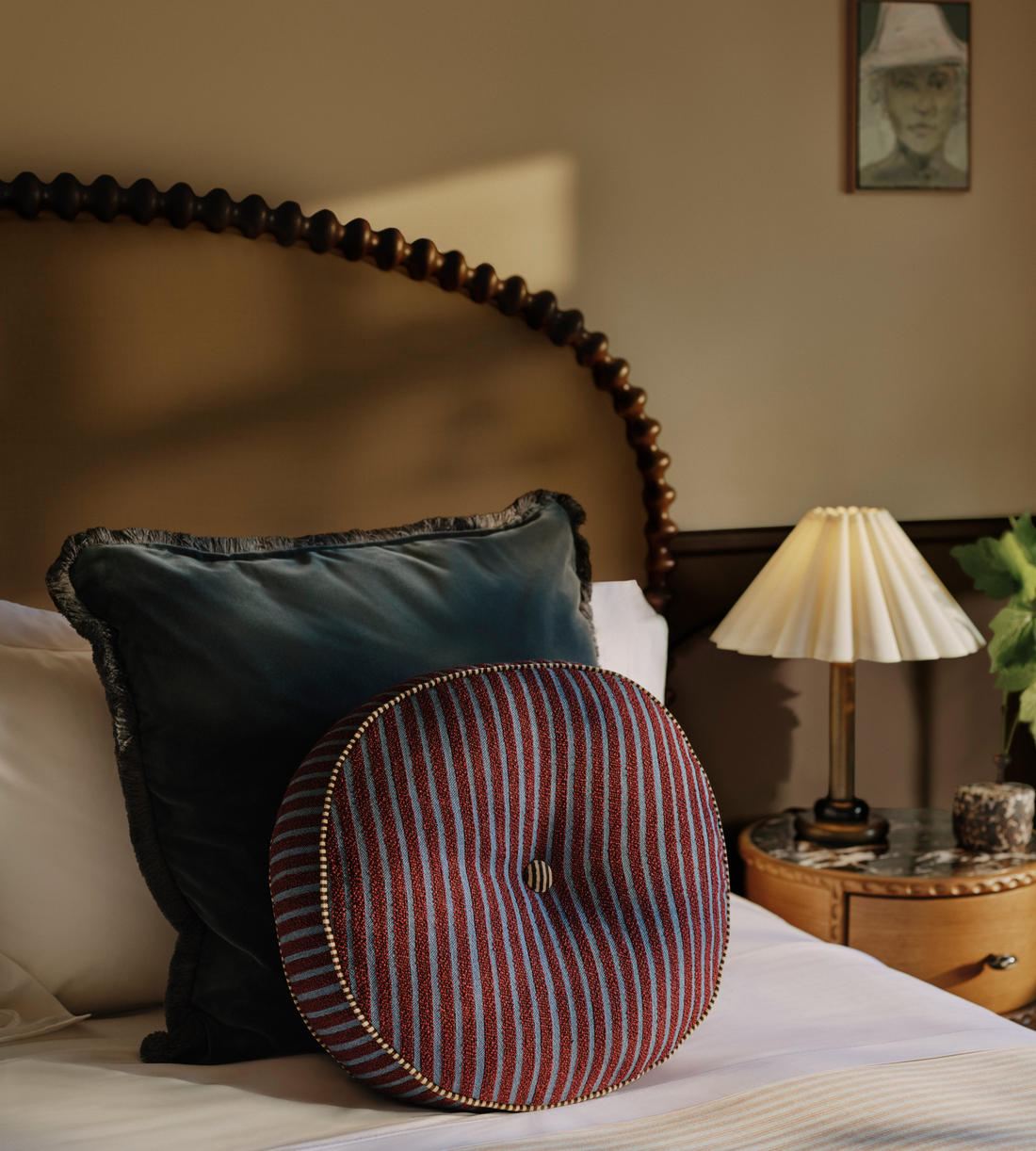 Mika Bed - King - Linen - Ochre - Lifestyle - Image 2