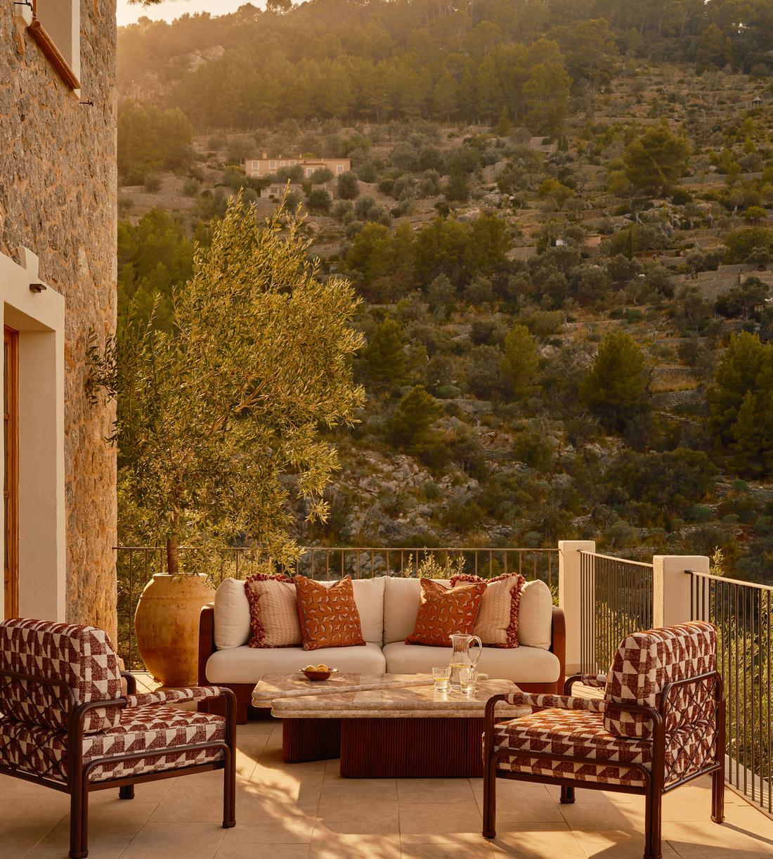 Elias Outdoor Armchair - Geometric - Maroon - US - Lifestyle - Image 3