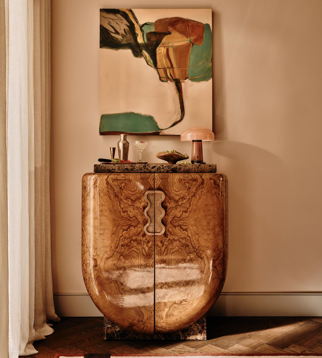 Huxford Bar Cabinet - US - Lifestyle - Image 1