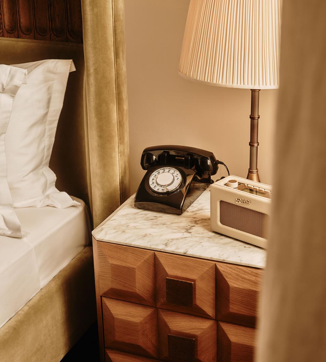 Marius Bedside Table - Small - Arabescato Corchia Marble - Lifestyle - Image 2