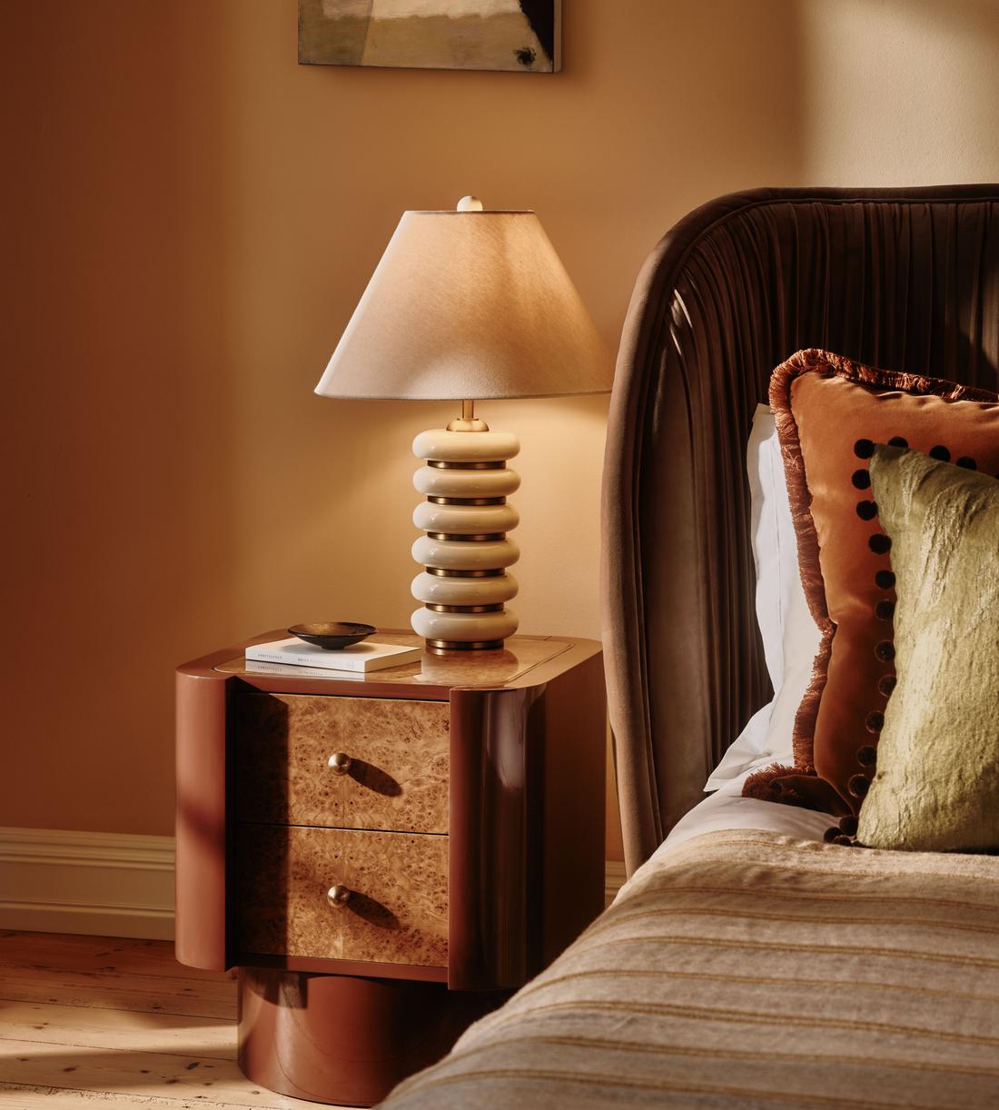 Greyson Table Lamp - High Gloss Lacquer - Cream - US - Lifestyle - Image 2