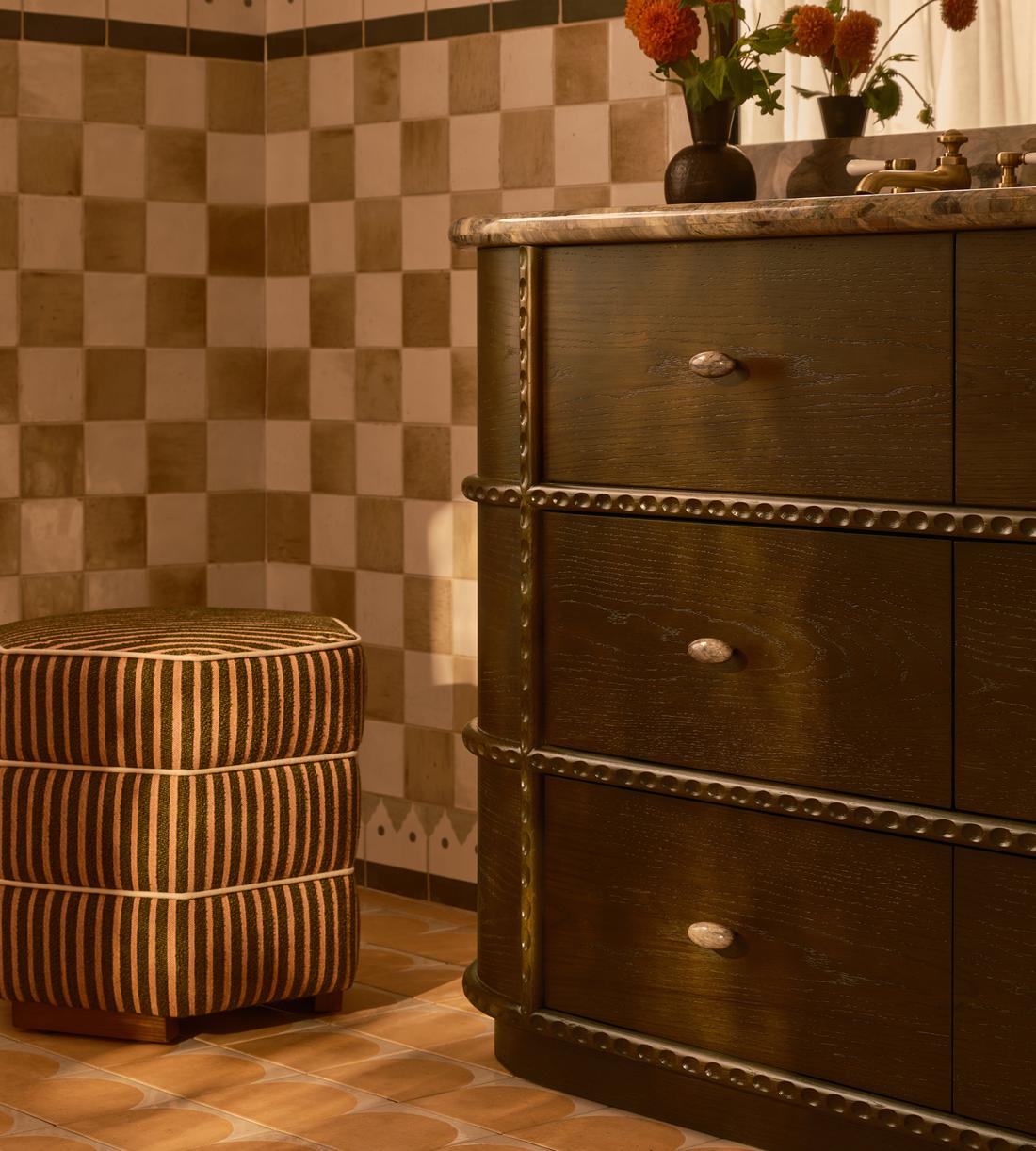 Pietro Single Vanity - Brazilian Quartzite - Lifestyle - Image 4