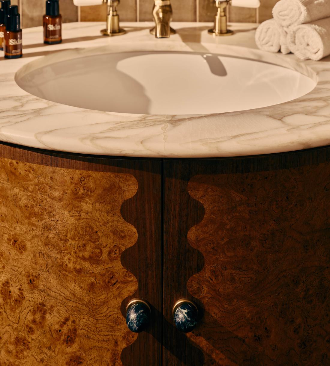 Esperanza Single Vanity - Calacatta Aura Marble - Lifestyle - Image 3