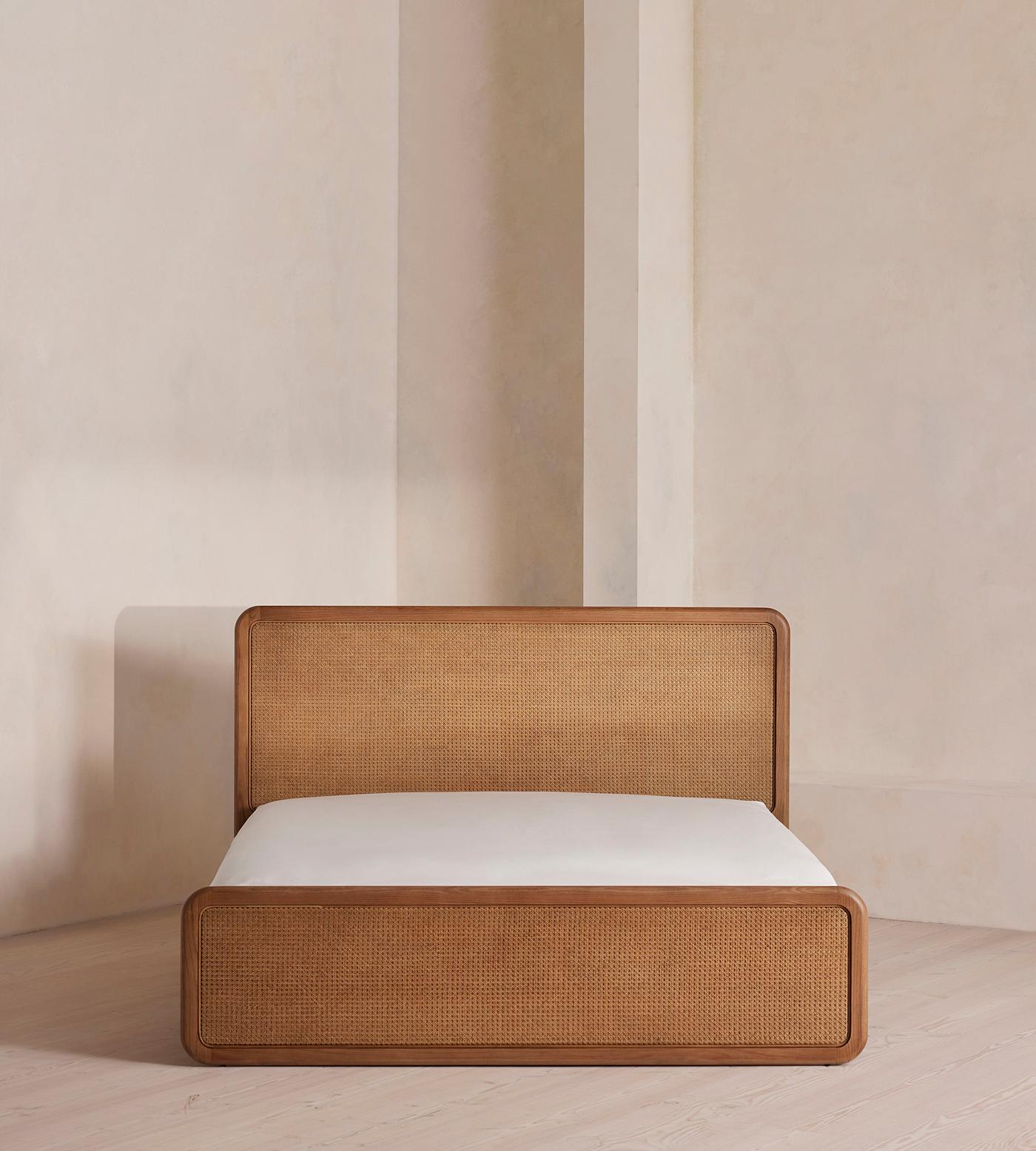 Oscar Cane & Oak Bed, California King, US