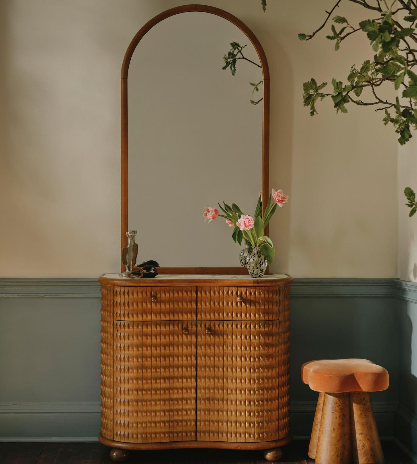 Armando Entryway Unit - Lifestyle - Image 1