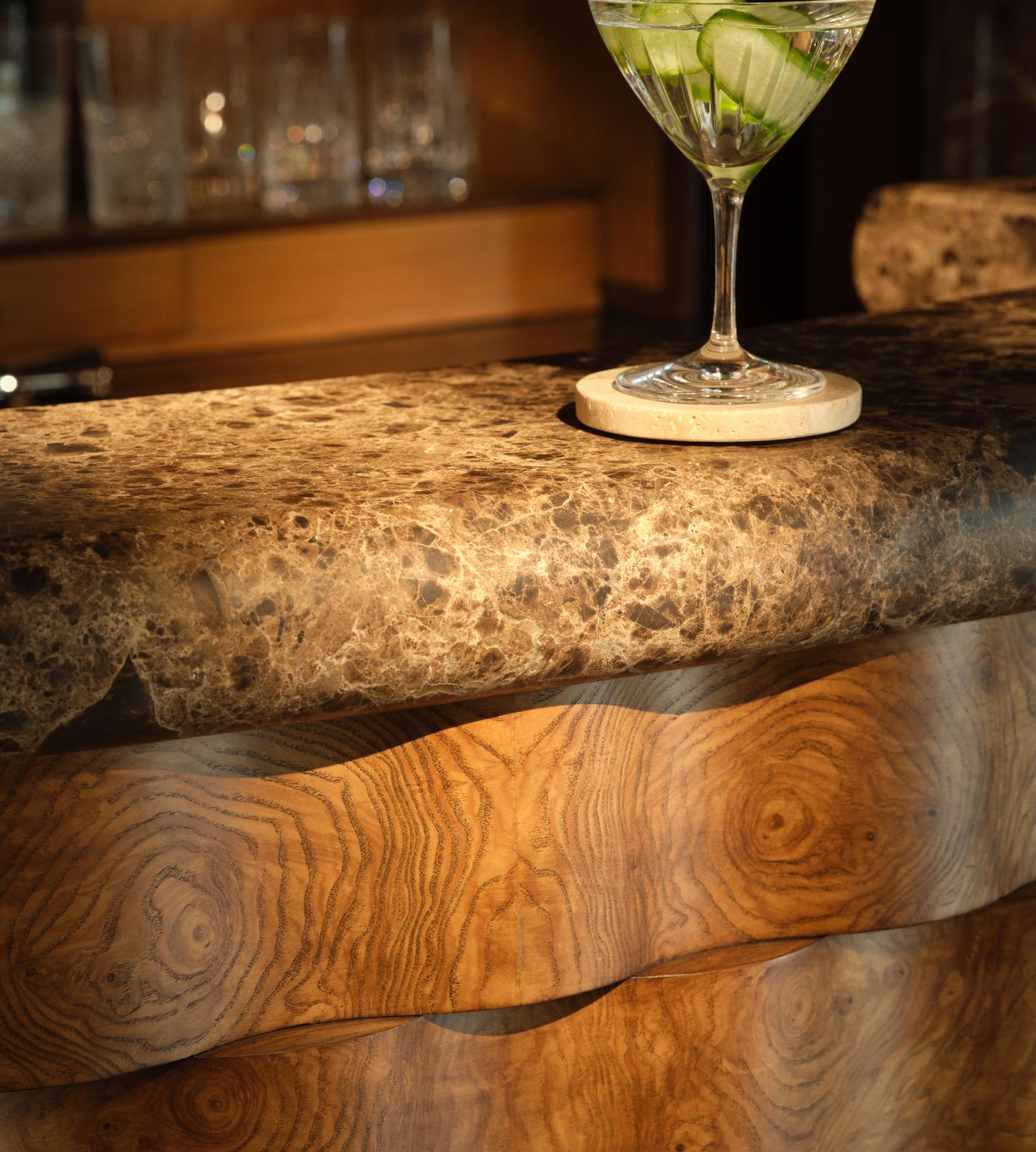 Locanda Bar, Dark Emperador Marble