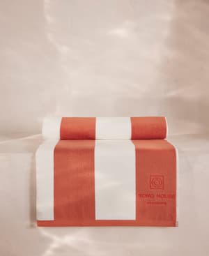 House Pool Towel - Barcelona - Listing Image