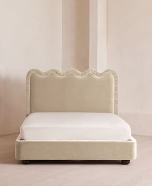 Tristan Bed - Queen - Velvet - Oyster - US - Hover Image