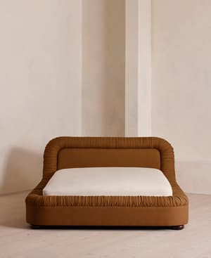 Vara Bed - Queen - Linen - Terracotta - US - Hover Image