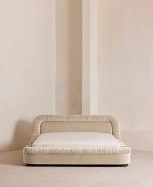Vara Bed - Queen - Velvet - Oyster - US - Hover Image