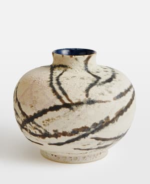 Amelia Vase - Wide - Hover Image
