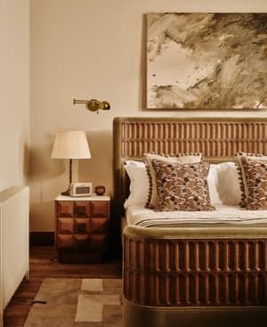 Devon Bed - King - Velvet - Lichen - US - Hover Image