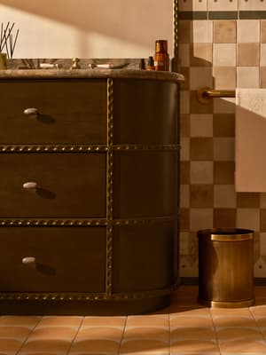 Pietro Single Vanity - Brazilian Quartzite - Hover Image