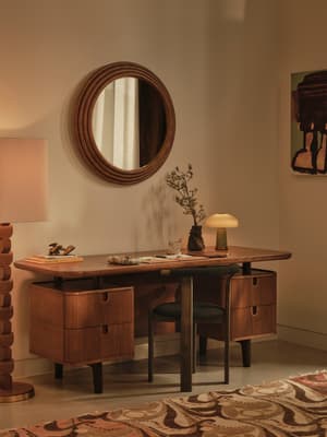 Alvis Desk - Hover Image