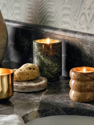 Verona Leather & Oud Marble Candle - 260g - Listing Image