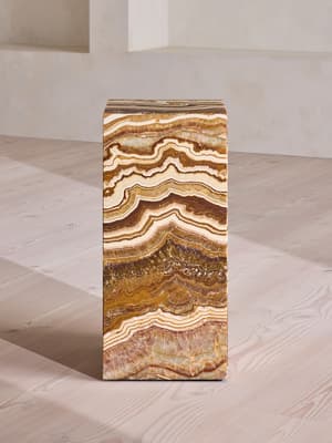 Delos Plinth - Dragon Onyx - Hover Image
