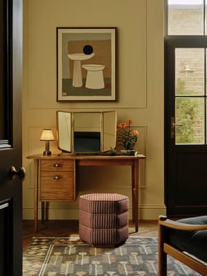 Aldo Desk - Listing Image