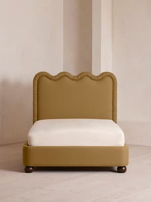 Tristan Bed - Queen - Linen - Ochre - US - Hover Image