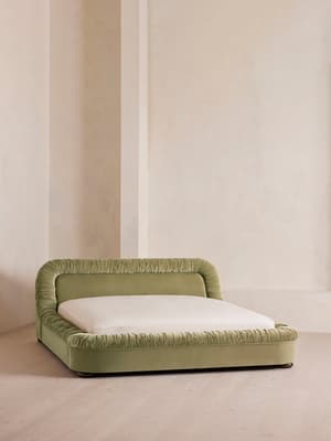Vara Bed - King - Velvet - Lichen - US - Hover Image