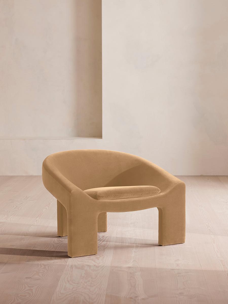 Dafne Armchair, Velvet, Camel, US