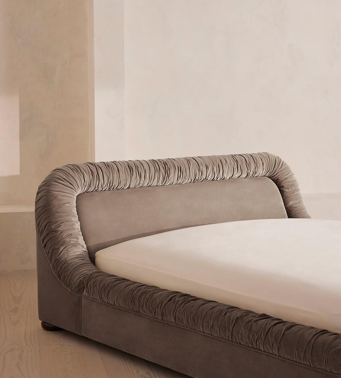 Vara Bed, King, Velvet, Taupe, US