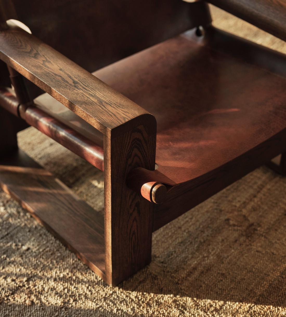 Gabriel Armchair, Leather, US