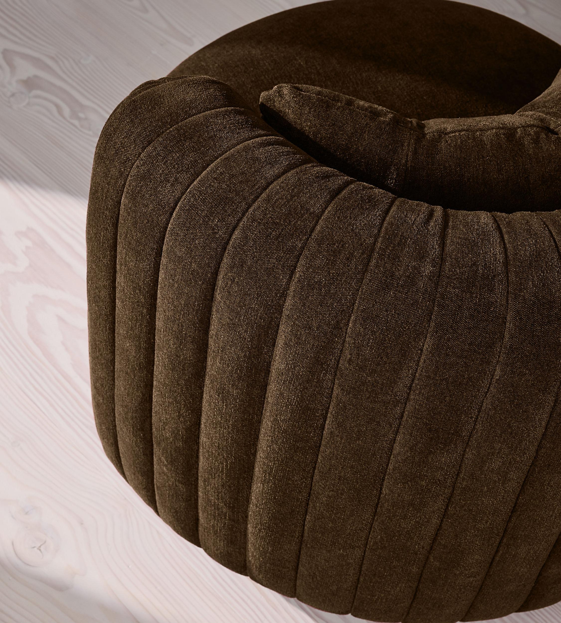 Vivienne Armchair, Linen Chenille, Chocolate, US