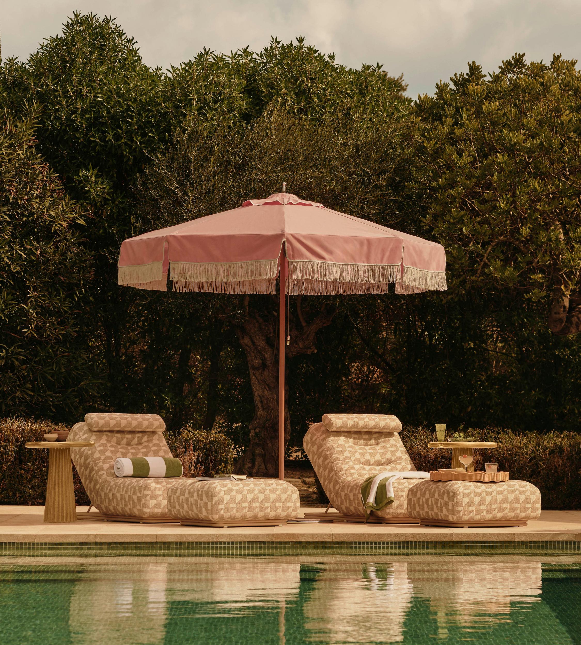 Tuuci Outdoor Octagonal Parasol, Soho Beach House, UK