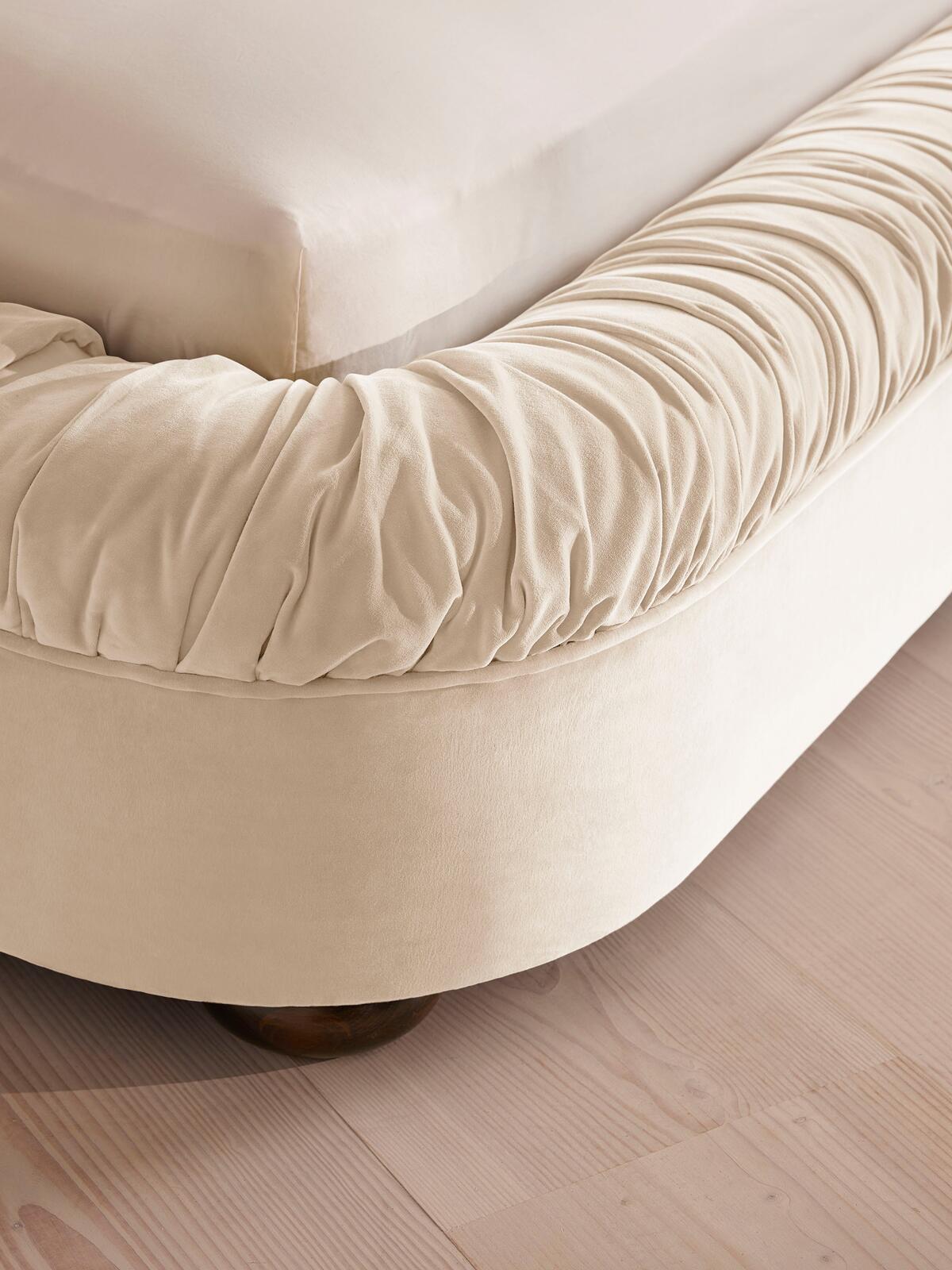 Vara Bed, Queen, Velvet, Porcelain, US - Soho Home