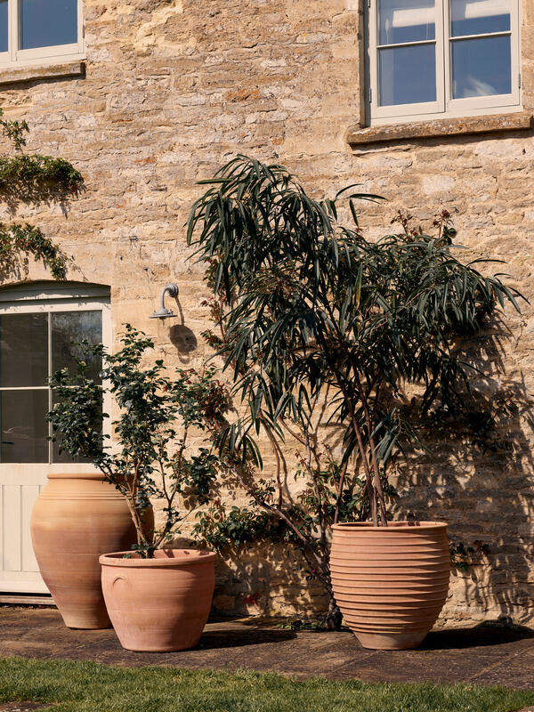 Planters | Plant pots & outdoor planters | Soho Home